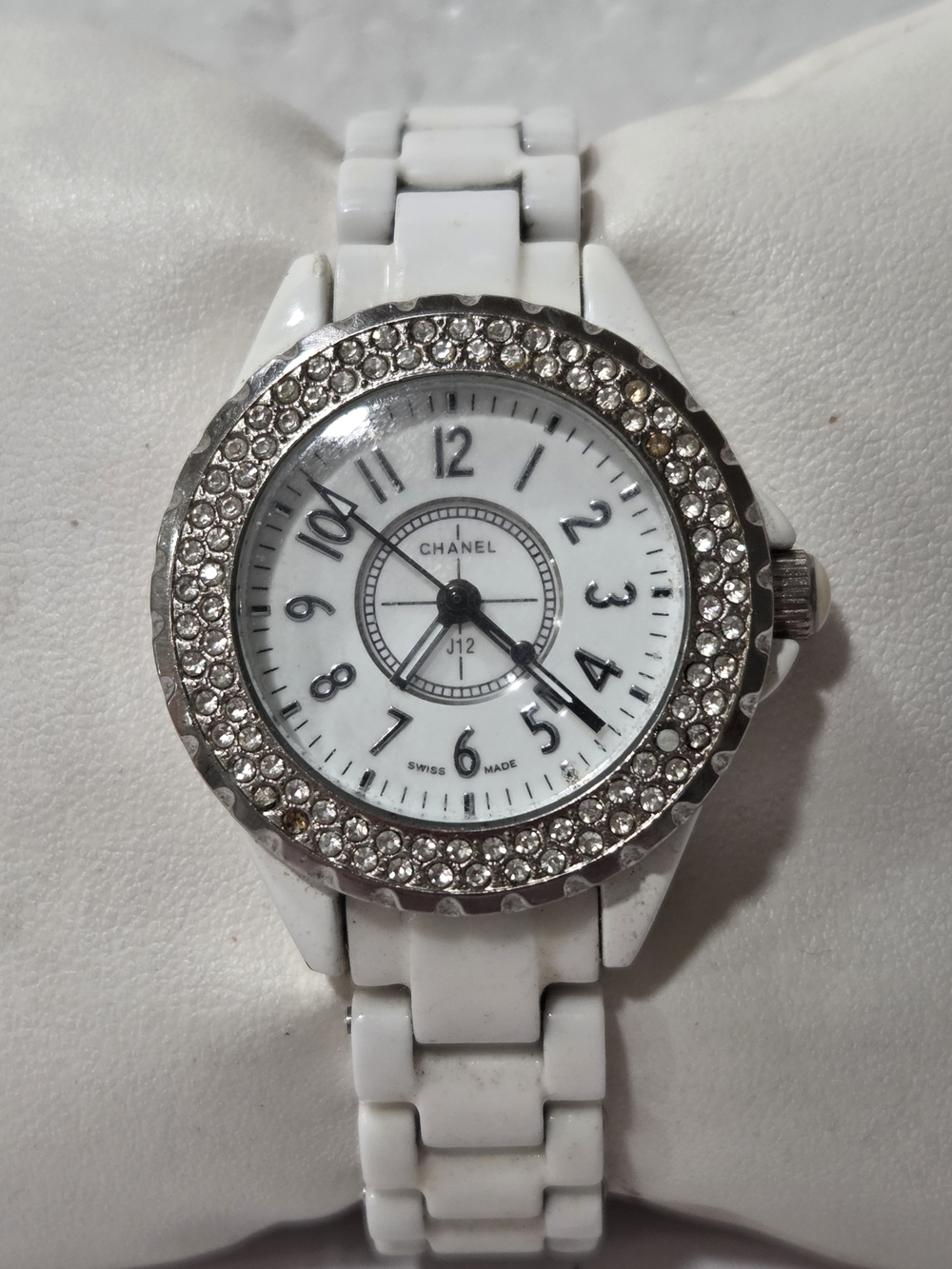 Chanel 58906 White Ceramic Crystal Bezel Watch Swiss Made